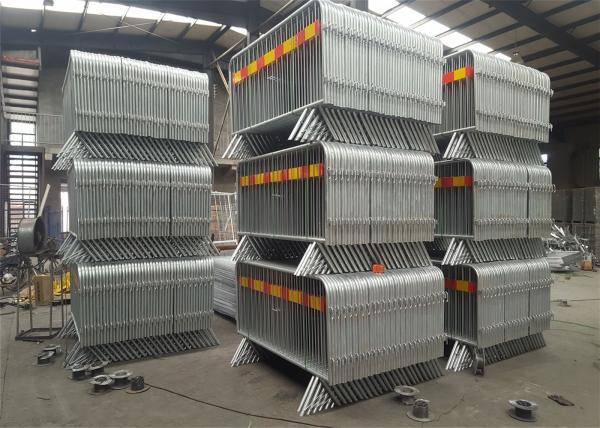 v foot welded model crowd control barrier 1090mm x 2500mm upright OD 16mm outer 35mm