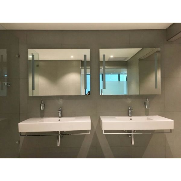 Дизайн прямоугольной формы светодиодный увеличивающий макияж Ванни ванное зеркало для гостиниц и дома