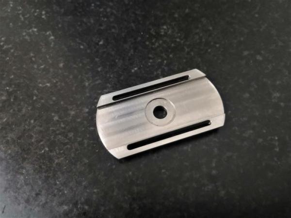 Carbon Steel CNC Milling Parts Flatness 0.08mm For Razor Shaving Blade Bracket