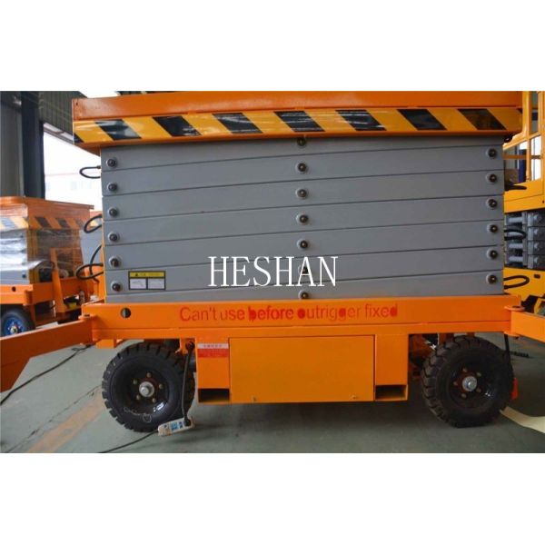 Un ascenseur électrique portatif de ciseaux d'homme 6M - 20M hydrauliques Steel Structure