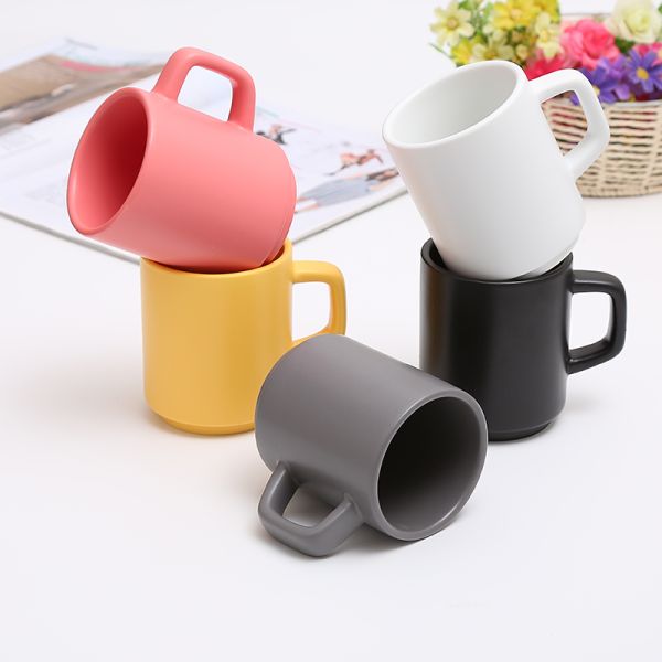 Подгонянные кружки подарка годовщины ЛОГОТИПА керамические для чая кофе