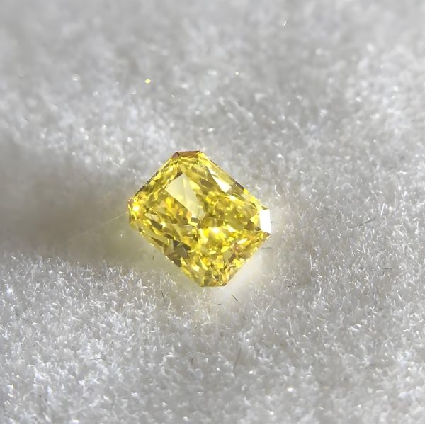 Yellow Radiant Cut 0.5carat- 2.5carat Lab Grown Diamond HPHT CVD Diamond Fancy Yellow Color VVS VS 3EX LooseDiamond IGI  GIA