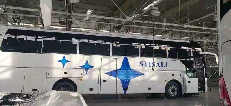 Совершенно новый автобус ZK6122H9 Yutong с цветом 55 мест белым в двигателе продвижения заднем