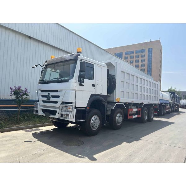 Mini camión de descarga usado con 351-450 caballos de fuerza y 7800x2550x1550 dimensiones del tanque de carga