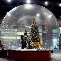 Cuenta con una tienda de campaña para actividades navideñas