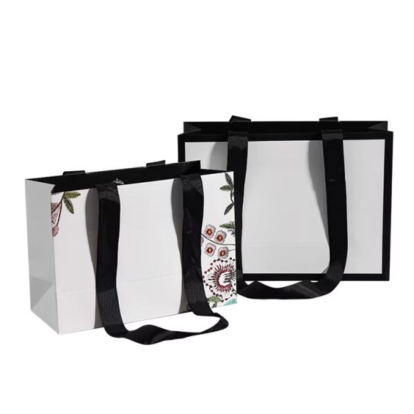 Печать логотипа на заказ Длина ручной ручки Торги упаковка для свадьбы / ювелирных изделий / косметики