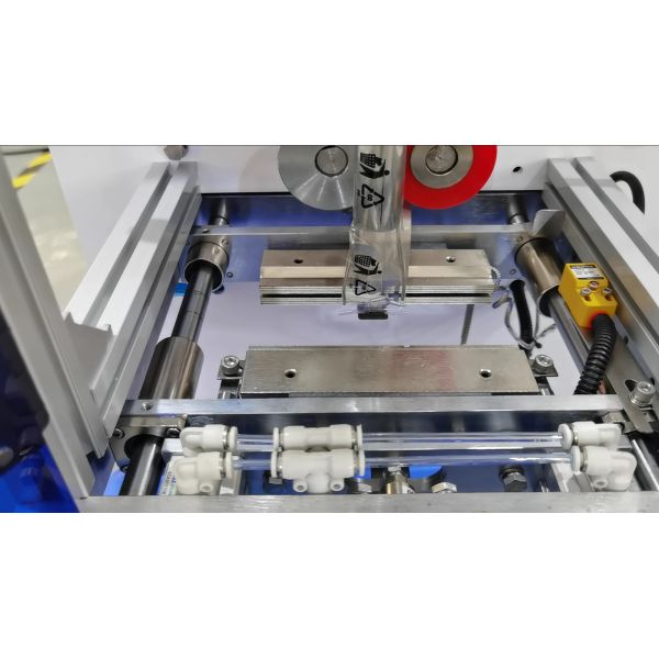 Small Bagging Plastic Packing Film Flat Pad Bolts Screws Nuts Wrapping Packaging Machine