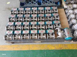 Quarter-turn double acting pneumatic rotary actuator for valves