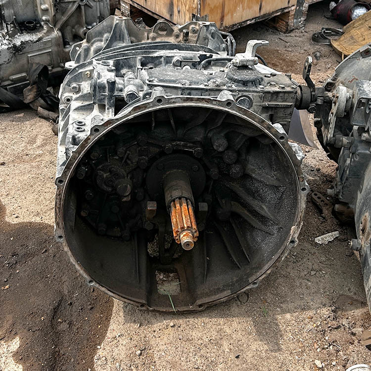 Used ZF 16S2230 16-speed Manual Heavy-Duty Gearbox with 2200 N·m Max Input Torque and Corrosion-resistant Design