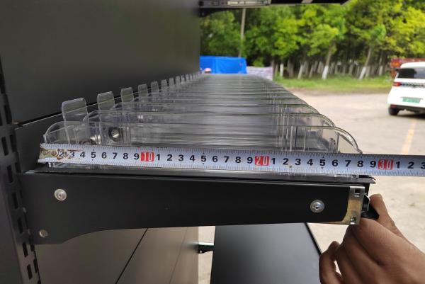 Prateleira de exposição telescópica preta do cigarro da camada com as prateleiras do armazenamento da medicina da farmácia do hospital da caixa leve