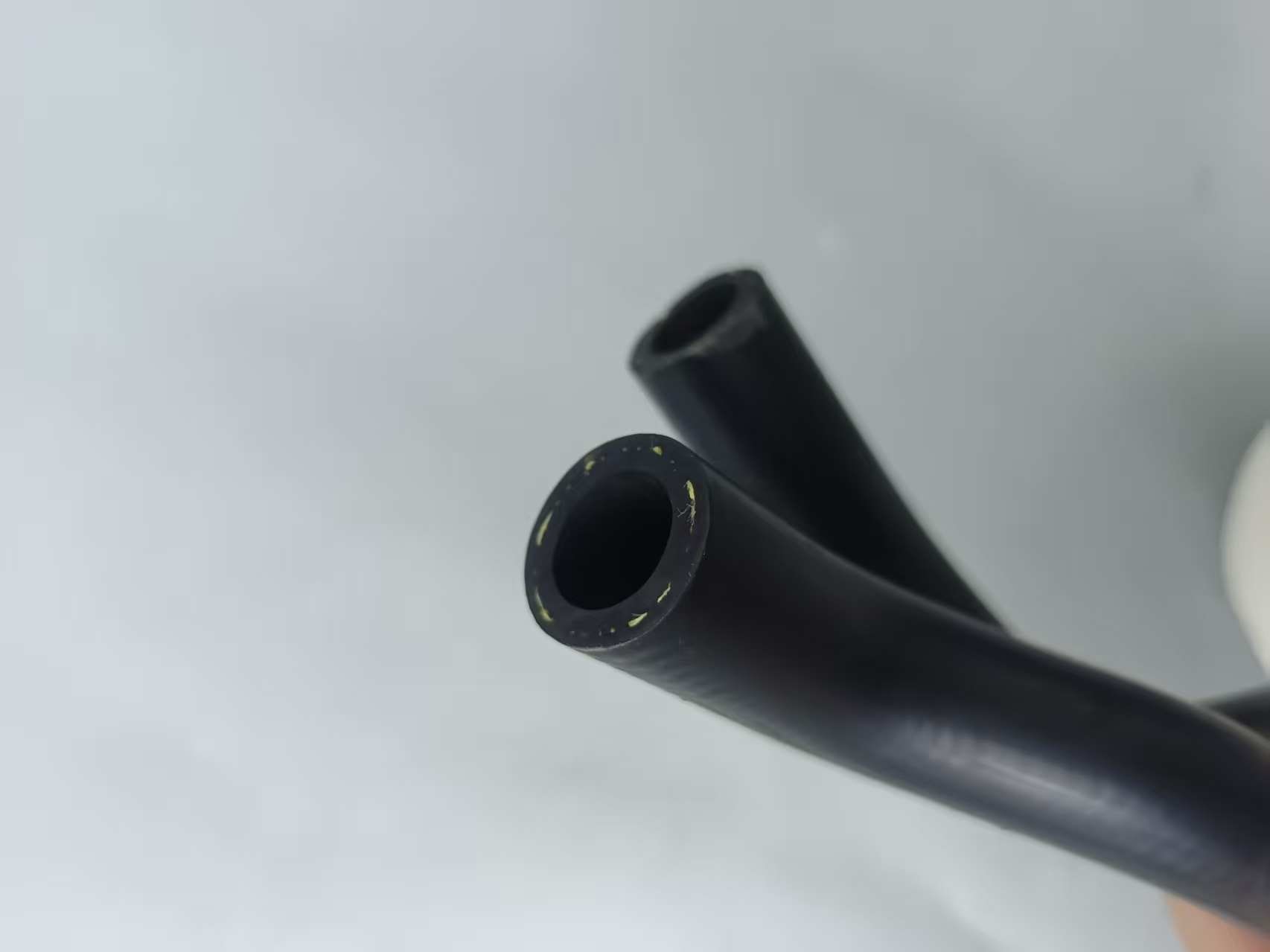 High-quality radiator hose 6421 9223 587  for BMW

 