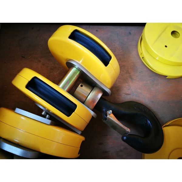 Европейский тип скорость способного к адаптации электрического прогона ворота подъема веревочки провода двойного двойная