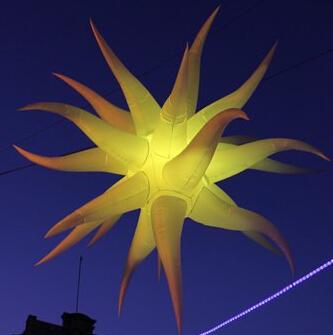 Various Party Decoration Stars Crooked Inflatable Star with Lights