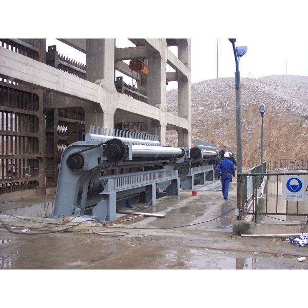 Thickness 4.5 to 16 Mm Trash Rack Cleaning Machine with Speed Range 150RPM to 1000RPM and Rack Width Compatibility 0.5 To 3 Meters