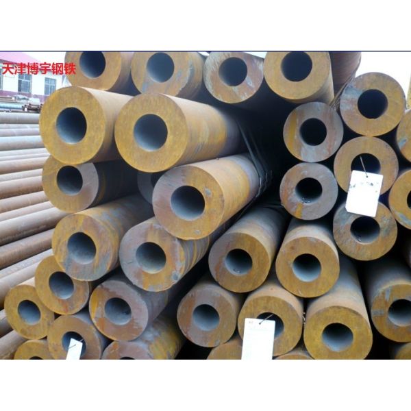 Картина круглых котельных труб стали углерода АСТМ А192 безшовных черная