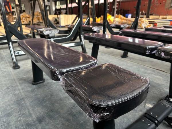 Flat Bench Steel Weight Training Equipment With Plate Foldable Barbell For Home Use Versatile Bench Press