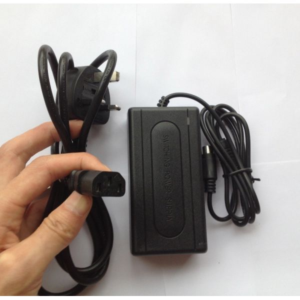 Desktop Power Charger Adapter for IBM THINKPAD 100v-240v AC Input 4.5A Output Current