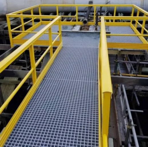 Hot DIP Galvanized Steel Grating with 10-Year Warranty for Heavy-Duty Anti-Slip Platforms