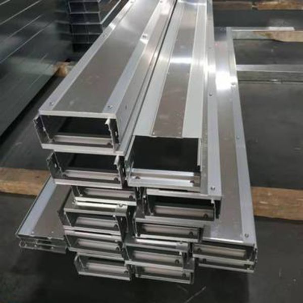 Metal Cable Trunking Raceway Customized Width 200kg/m Load Capacity