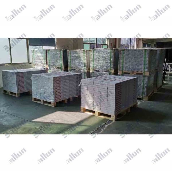 Внутренние виниловые плиты для пола из дерева Марморные самоклеящиеся плитки для требований клиента