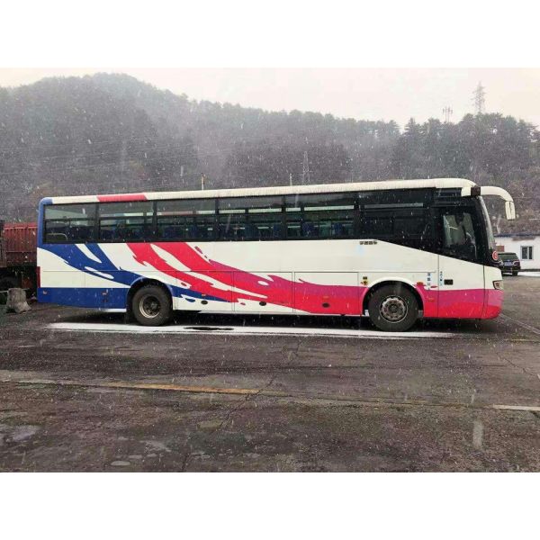 A cidade usada do passageiro da excursão de Yutong ônibus interurbanos longos de segunda mão transporta o treinador diesel usado Buses de LHD