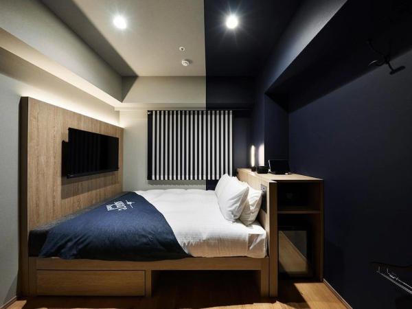 Dunedin hotel furniture supplier for interior design laminate panel bed with storage and combined desk with TV wall