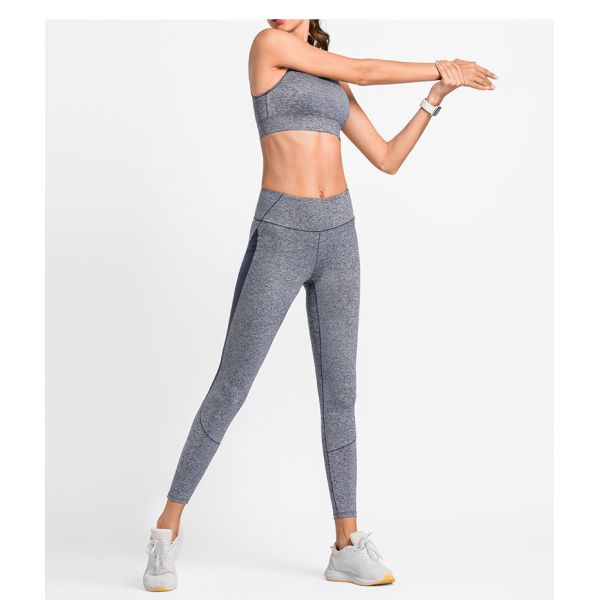 Гетры носки фитнеса женщин встают на сторону с сеткой