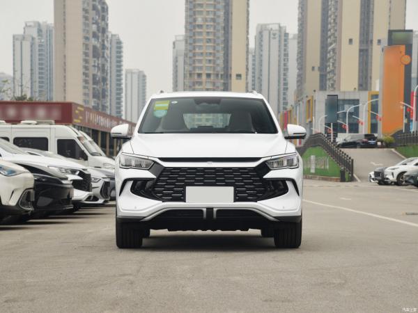 135 Torque máximo BYD Limousine totalmente elétrico com estilo moderno e faróis LED