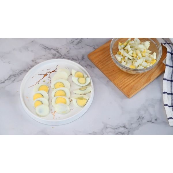 Egg Slicer Set 3 Cutters for Thin Slices Easy Manual Egg Cutting Tool PP Plastic With Slicer Stand