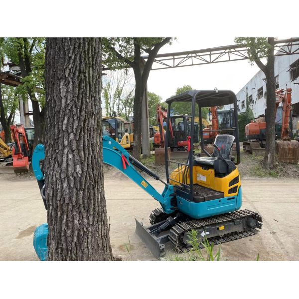 Couleur d'origine Mini-pelles utilisées Kubota U15-3S à vendre/mini-pelles utilisées travaillant à l'intérieur