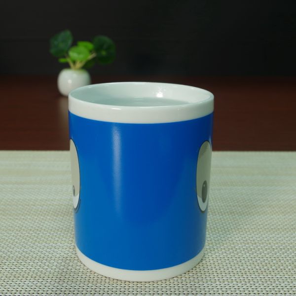 Souvenir gift  blue big eyes ceramic mugs stocked white porcelain