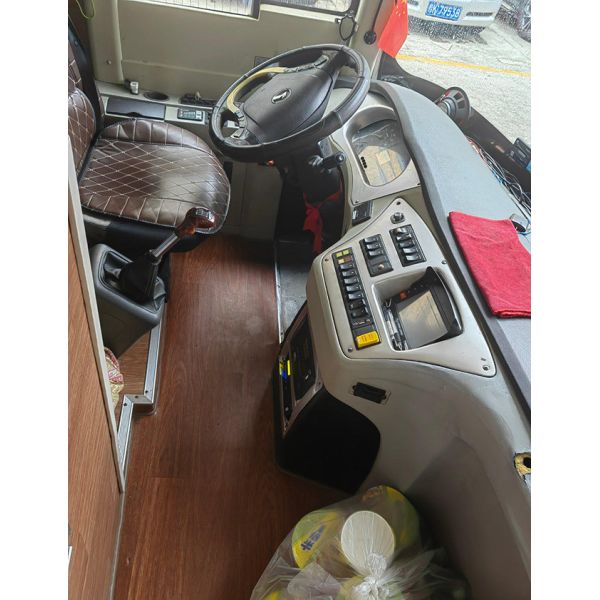 Используемый общественным транспортом город автобуса тренера 132KW путешествуя подержанное 55seats