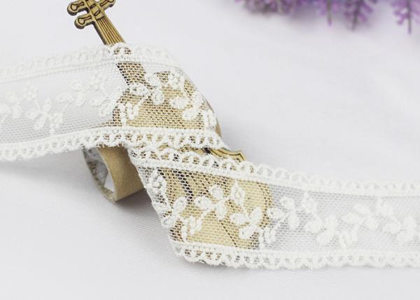 Guarnição de nylon Scalloped do laço do algodão floral do bordado para o vestido de casamento do laço do marfim