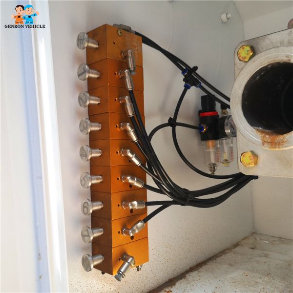 3 Axles 32000 Liters Liquid Tanker Trailer Carbon Steel Diesel Fuel Semi Tractor Trailers