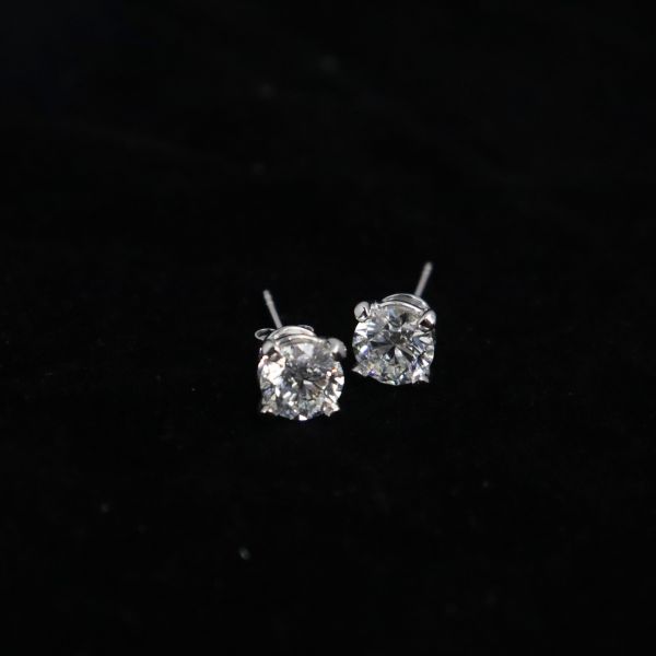 Customized 18K Gold Diamond Stud Earring Fine Jewelry for Anniversary Wedding Banquet IGI GIA Lab Grown Diamond Gift