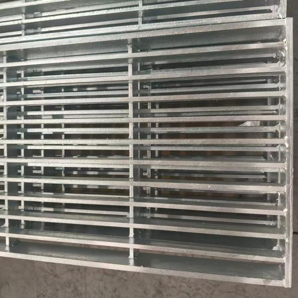 Low Carbon Steel Industrial Plain Bar Grating For Residential And Commercial