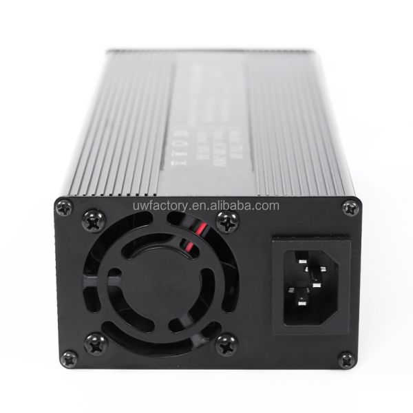 E-forklifts 12V/2A Output 60V12A 16s 17s 67.2V 71.4V Lithium Battery Charger for Electric Bicycle E-Scooter Battery