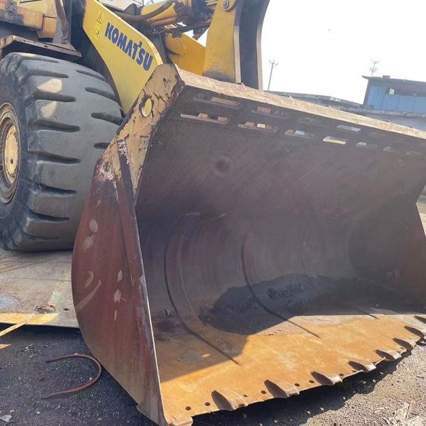 Large Komatsu WA600-6 Used Loader 393KW Rated Power 7m3 Bucket Capacity