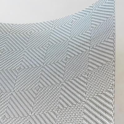 Tissu en treillis métallique pour portes en verre stratifié