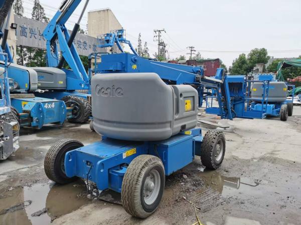 Electric Telescopic Used Aerial Work Platform Lift Self Propelled Wheel Drive