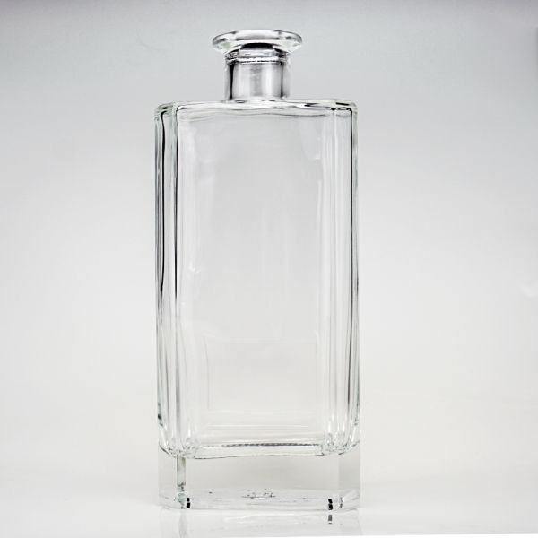 500ml 750ml Thick Bottom Engraved Hot Stamping Label Vodka Bottle for Liquors