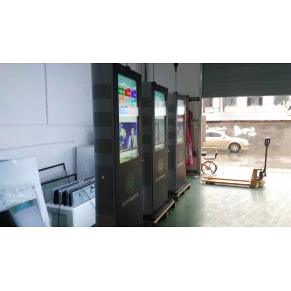 Photo booth machine 43 inch capacitive touch monitor, football stadium video advertising screen, lcd digital signage