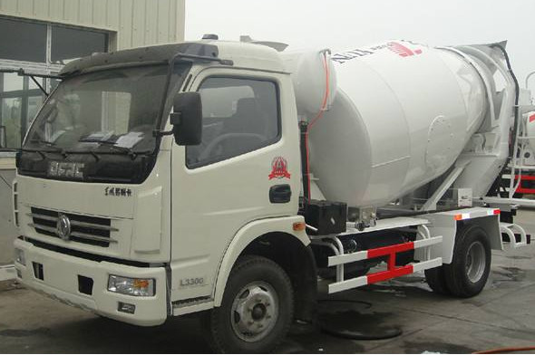 3m3 concrete mixer truck/small mixer/concrete transport truck/4X2/Cummins engine/cheap price