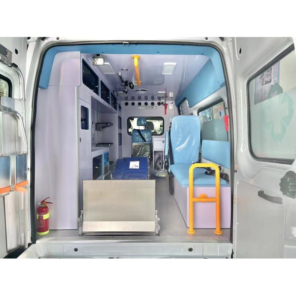 Дизельная машина скорой помощи на средней крыше для транзита пациента больницы