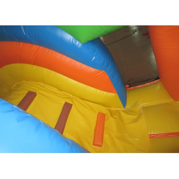 Парк спортивной площадки миньонов милого города потехи миньонов тематического раздувного небольшой раздувной для продажи