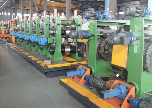 Ligne de fabrication de tubes soudés par induction haute fréquence avec refroidissement à l'eau