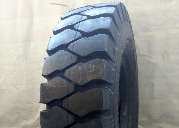 Anti Sideslip Industrial Forklift Tires 8.25-12NHS Narrow Grooves Stable Performance