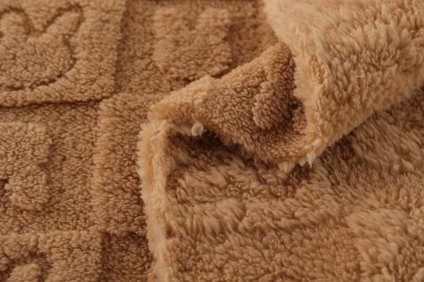 Eco-friendly Rabbit Pattern 100% Soft Polyester Jacquards Fabrics Shu Velveteen Sherpa Cotton Fabrics for Clothing for Home Blanket Textile