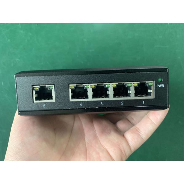 Зажженный 5-портный гигабитный неуправляемый Ethernet Switch Network Hub 120W PoE E-Mark подтвержден