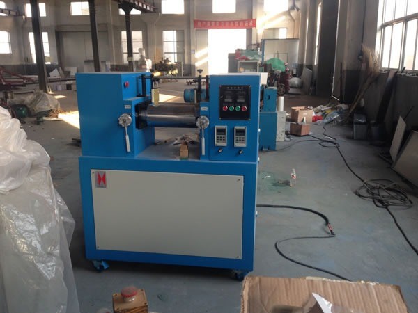Customized Working Layer Rubber Mixing Machine Blue Green Color Suitable For Industrial Rubber Processing Loading Port